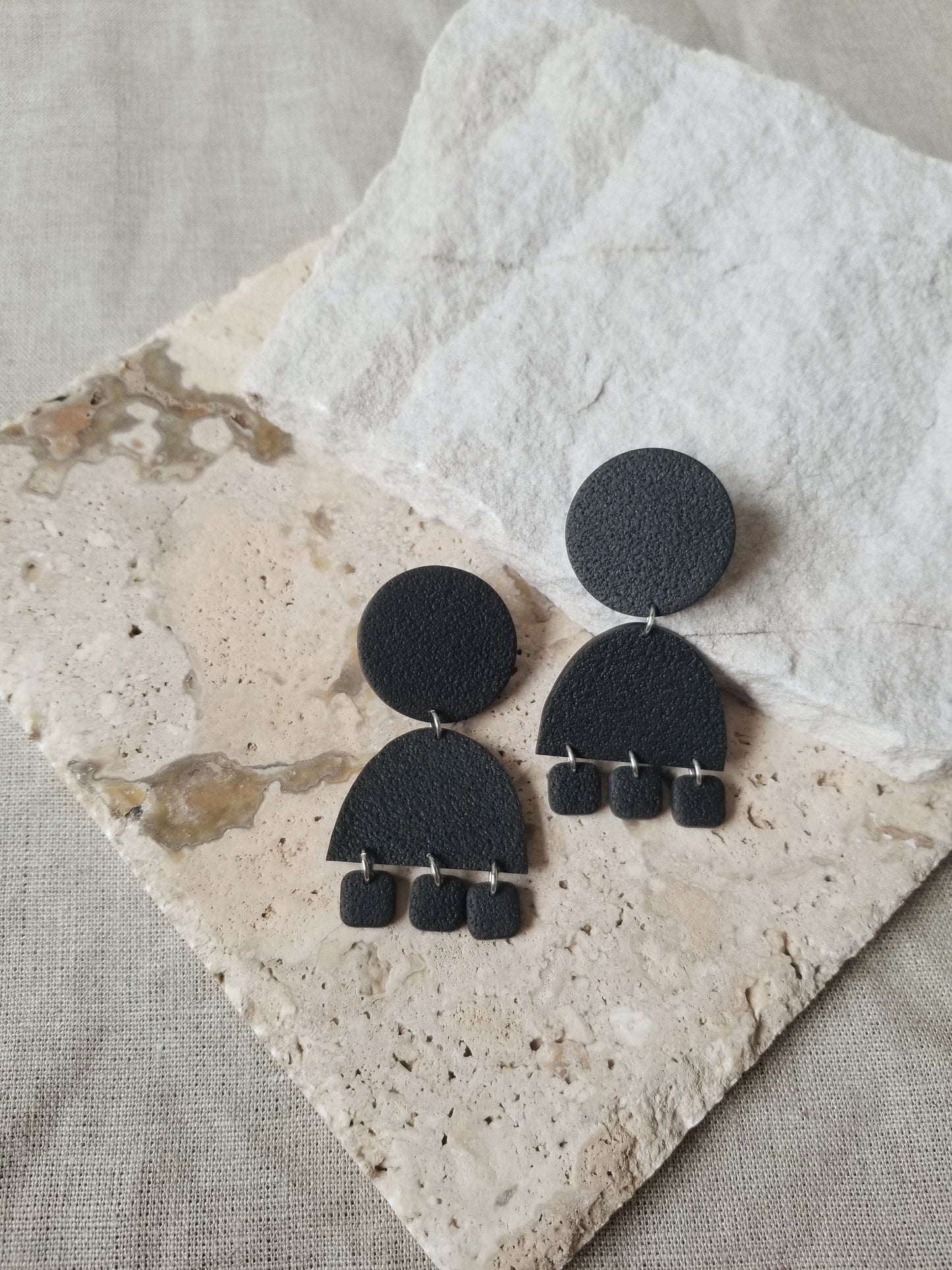 three dangle arches