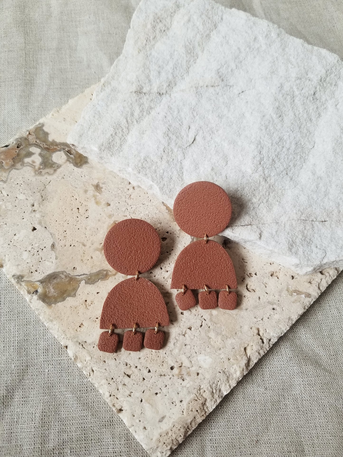 three dangle arches