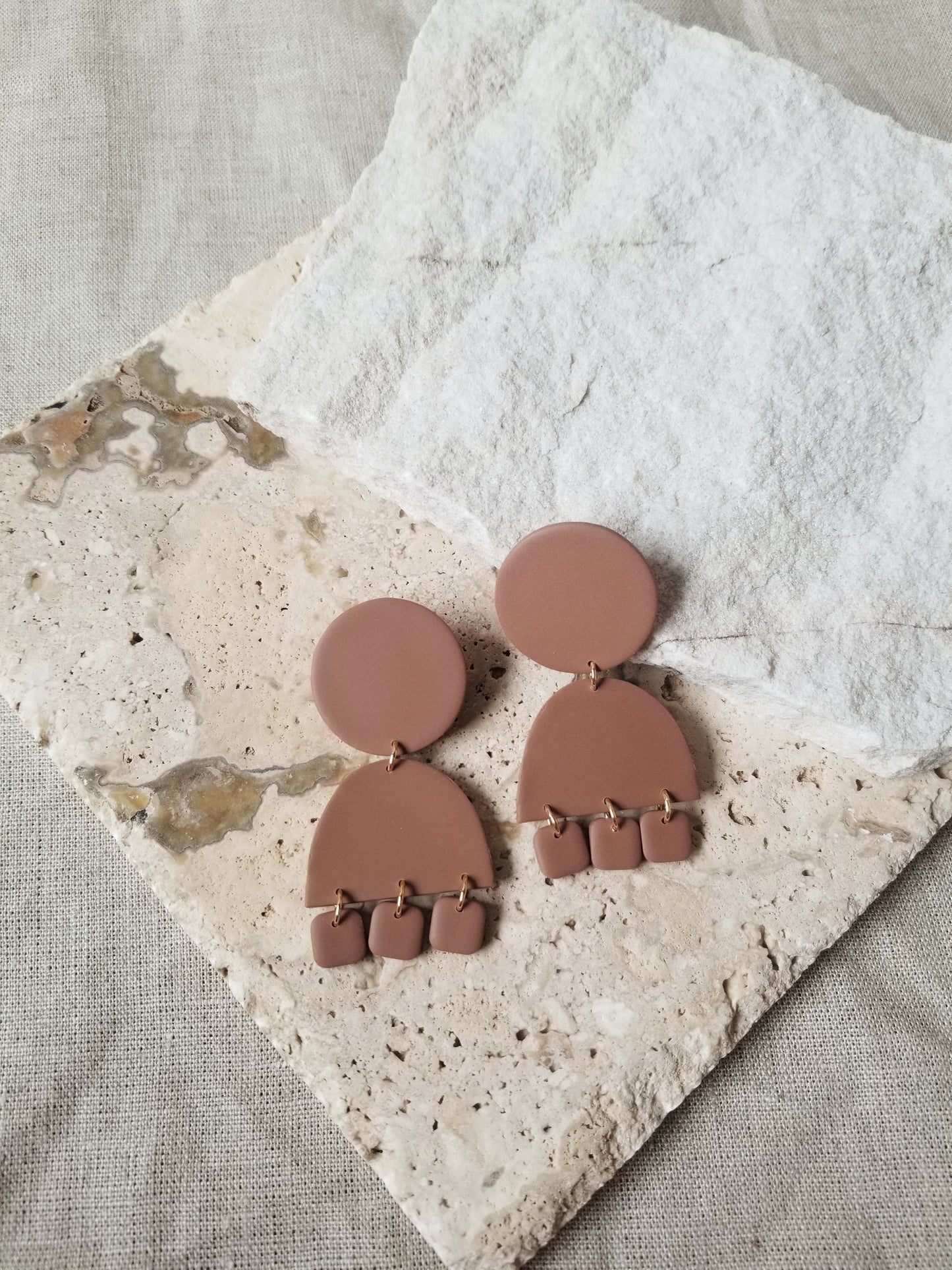 three dangle arches