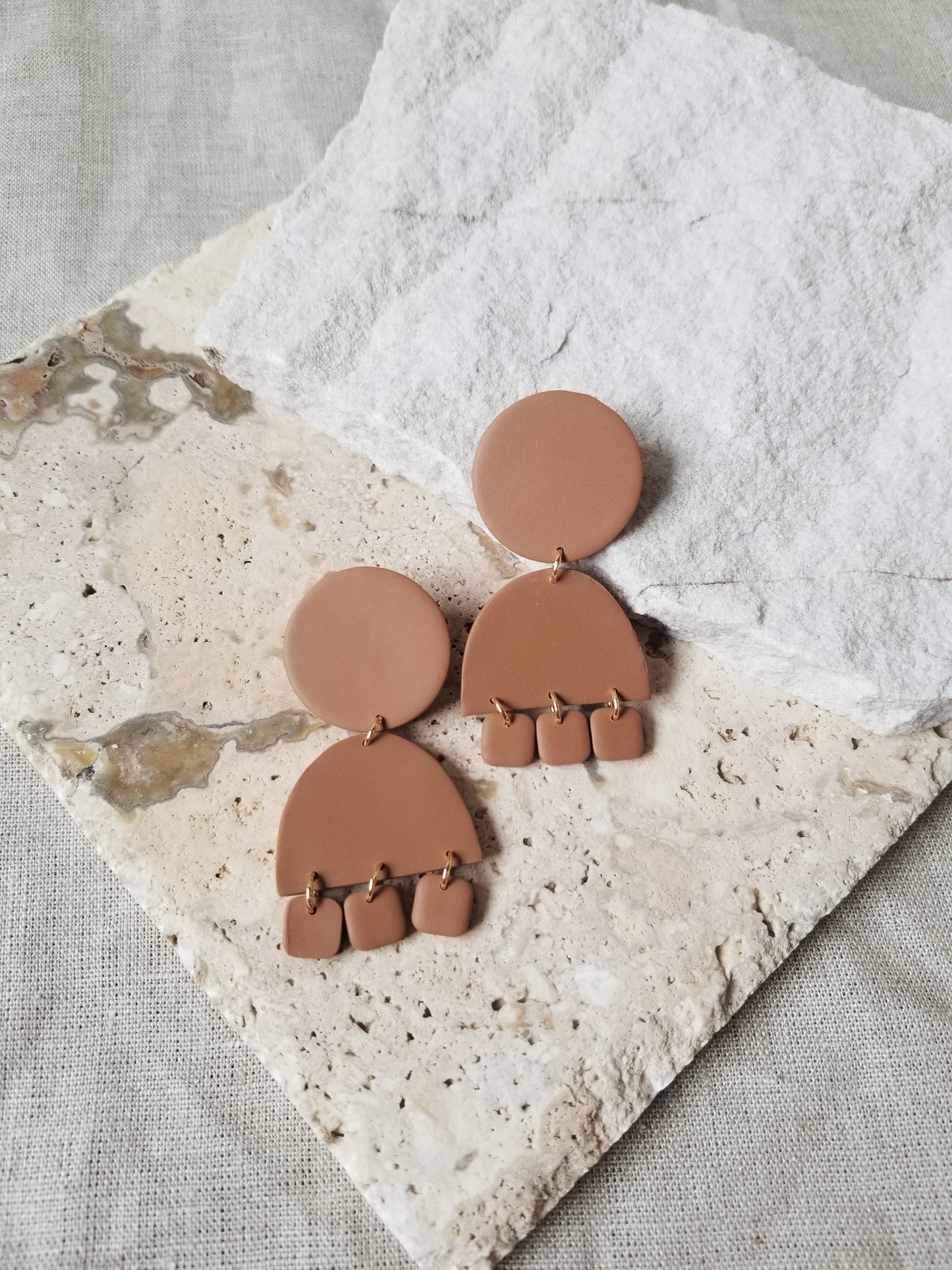 three dangle arches