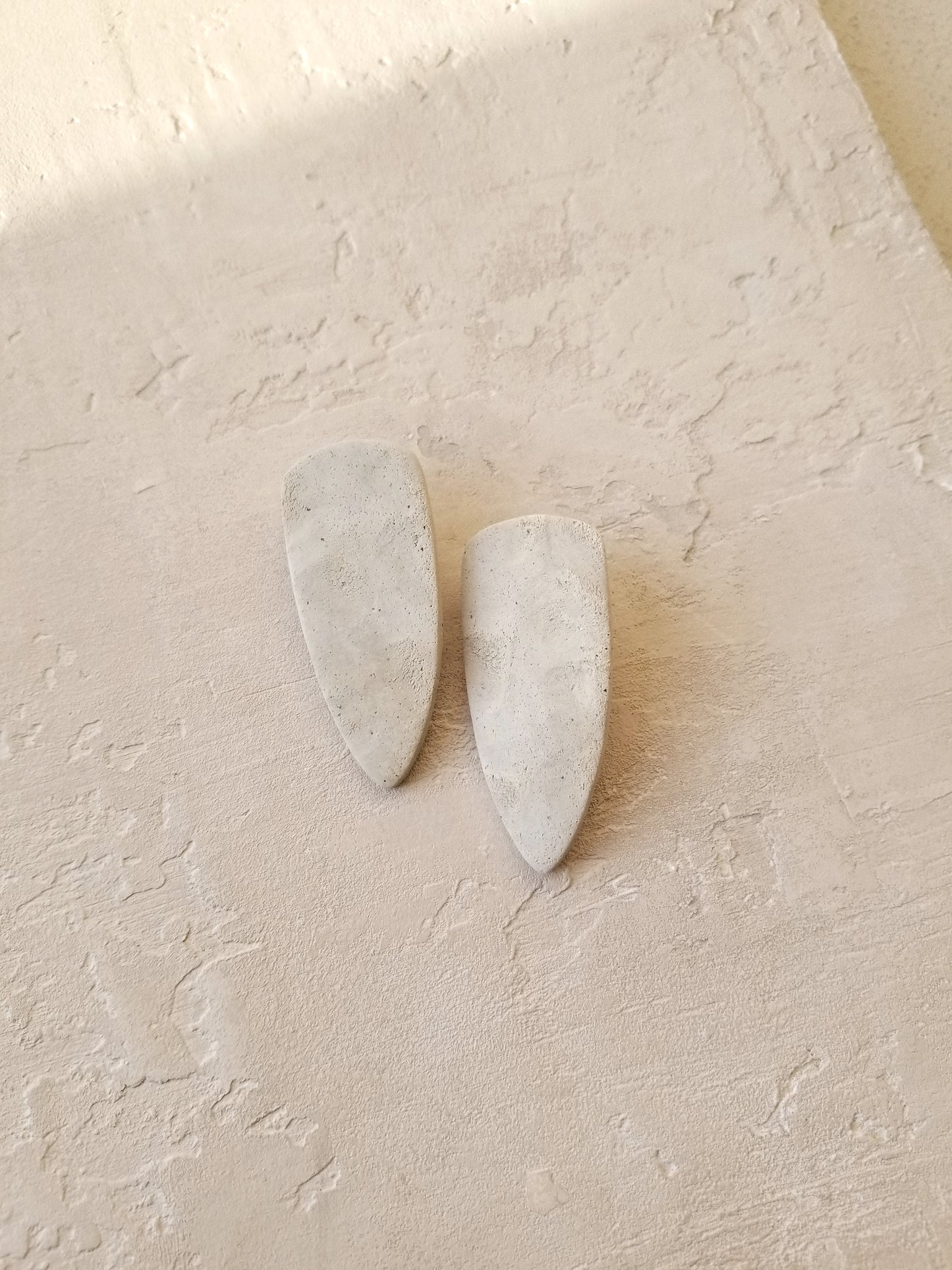 travertine daggers