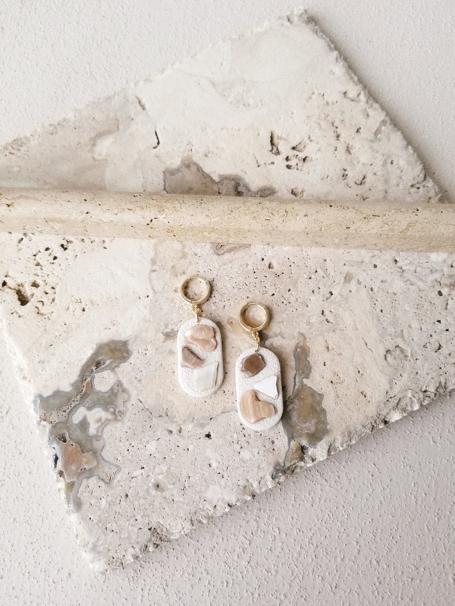seashell leverbacks