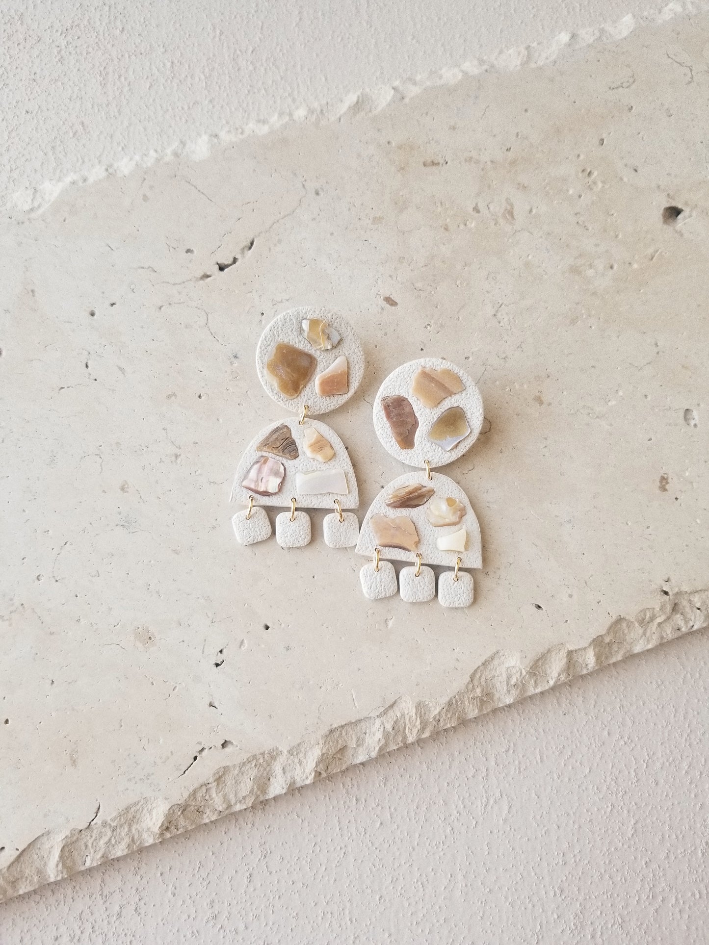 seashell three dangle arches