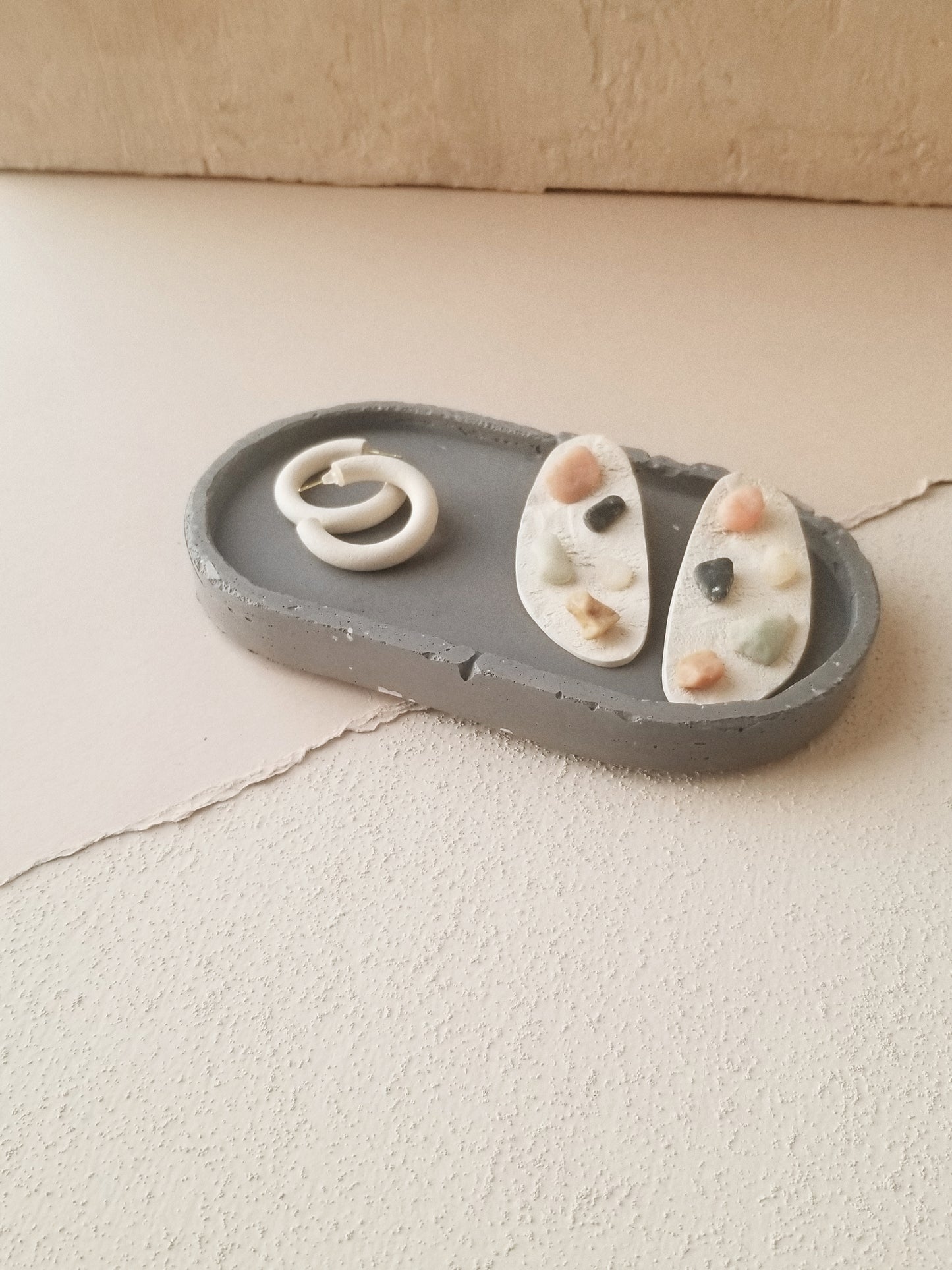 that oval tray no. 3