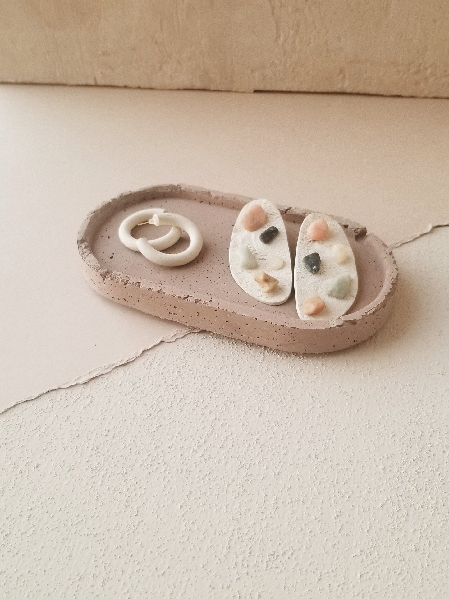 that oval tray no. 2