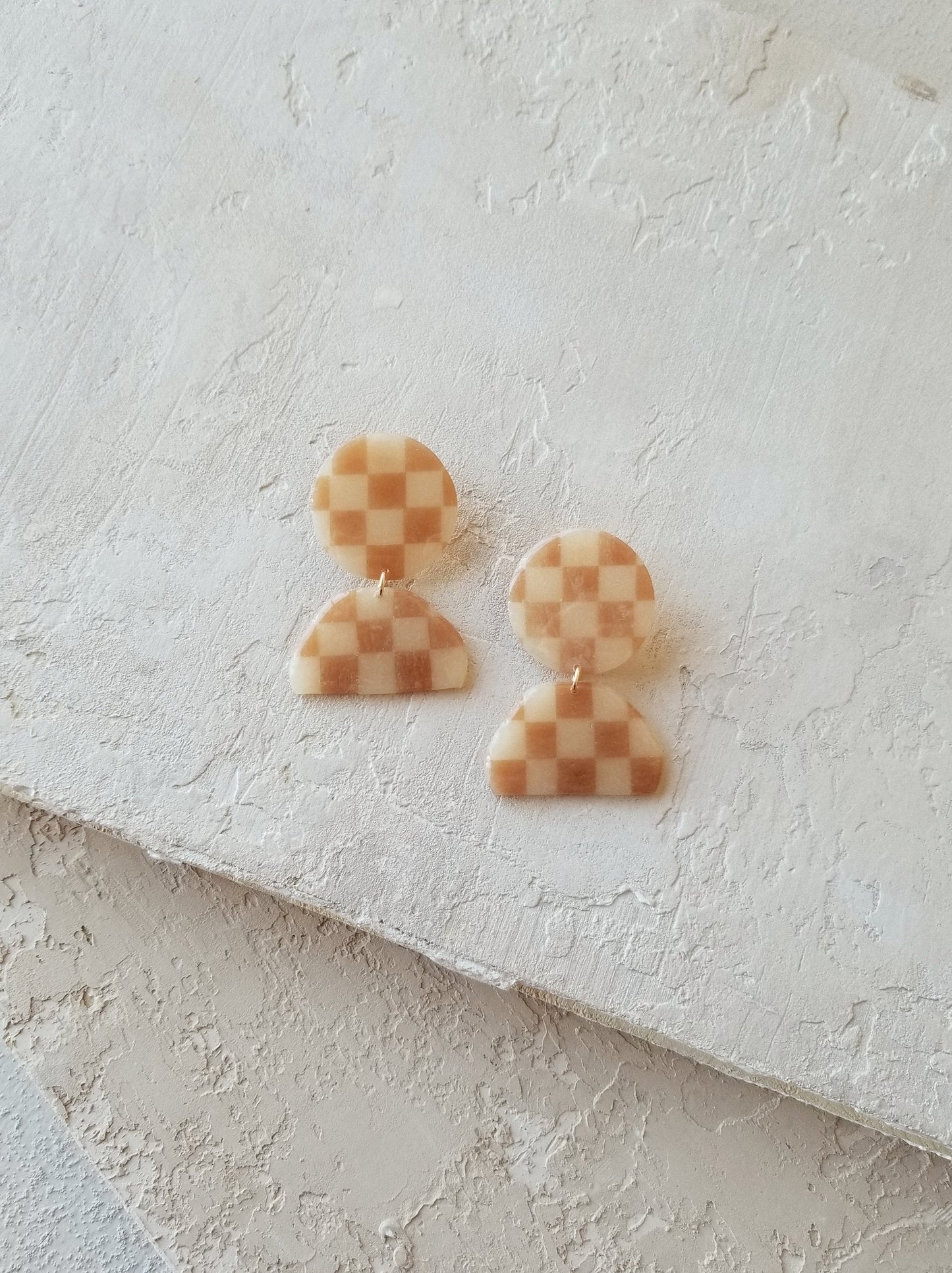 blonde checkered