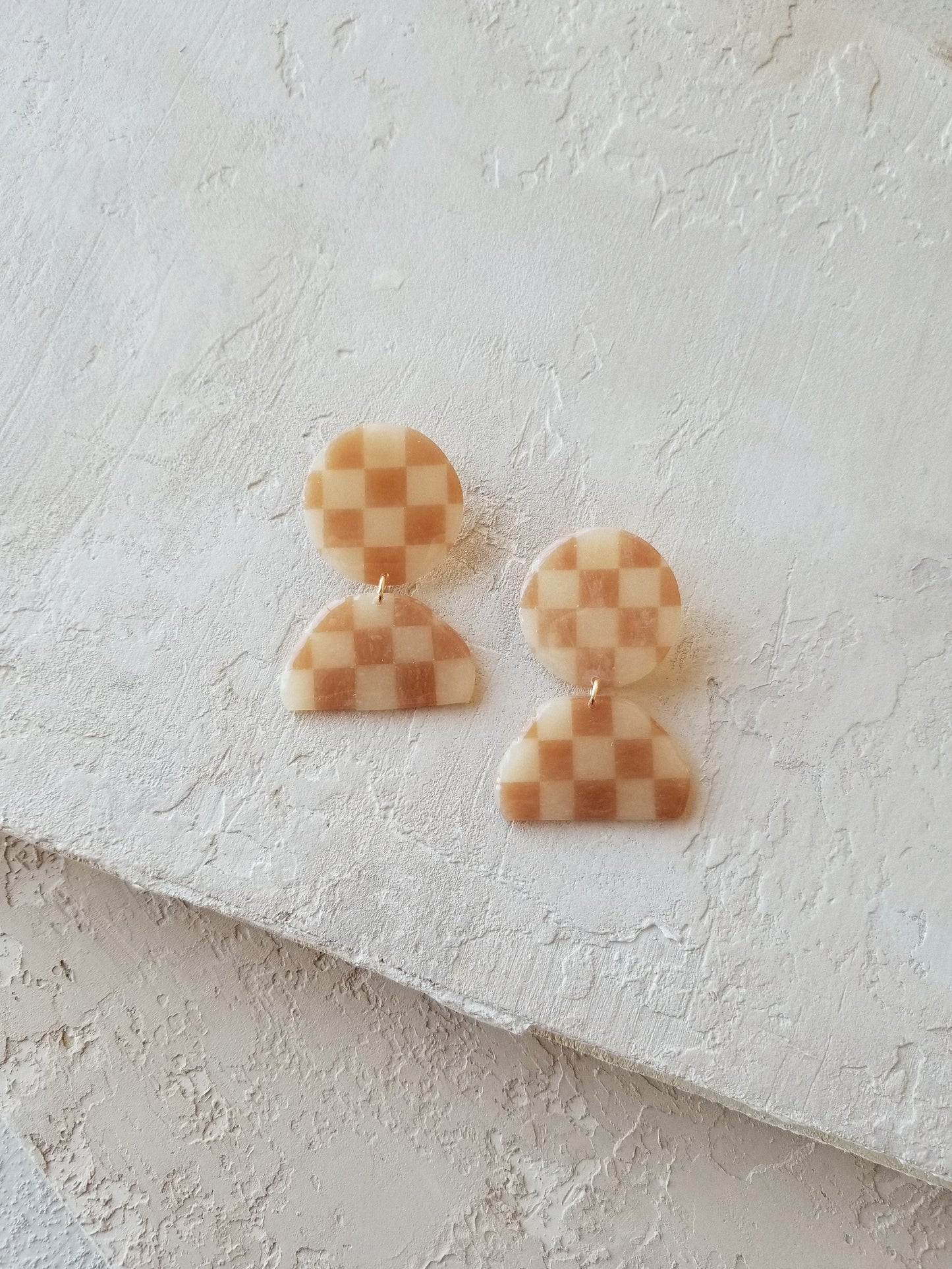 blonde checkered