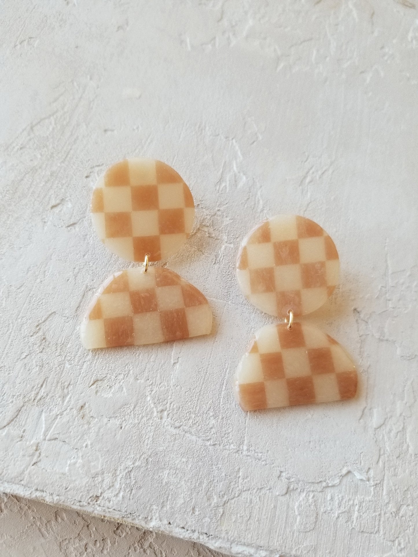 blonde checkered