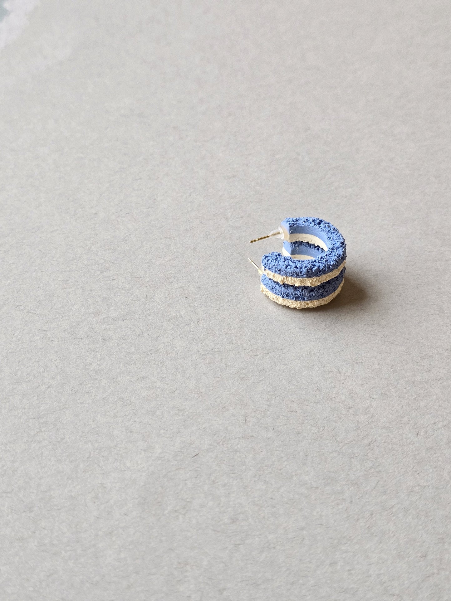 two tone distressed hoops