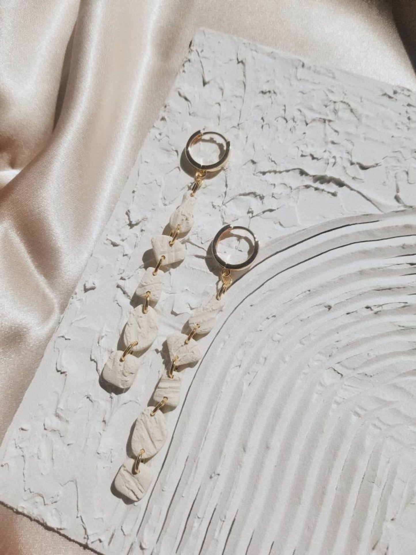 plaster leverbacks