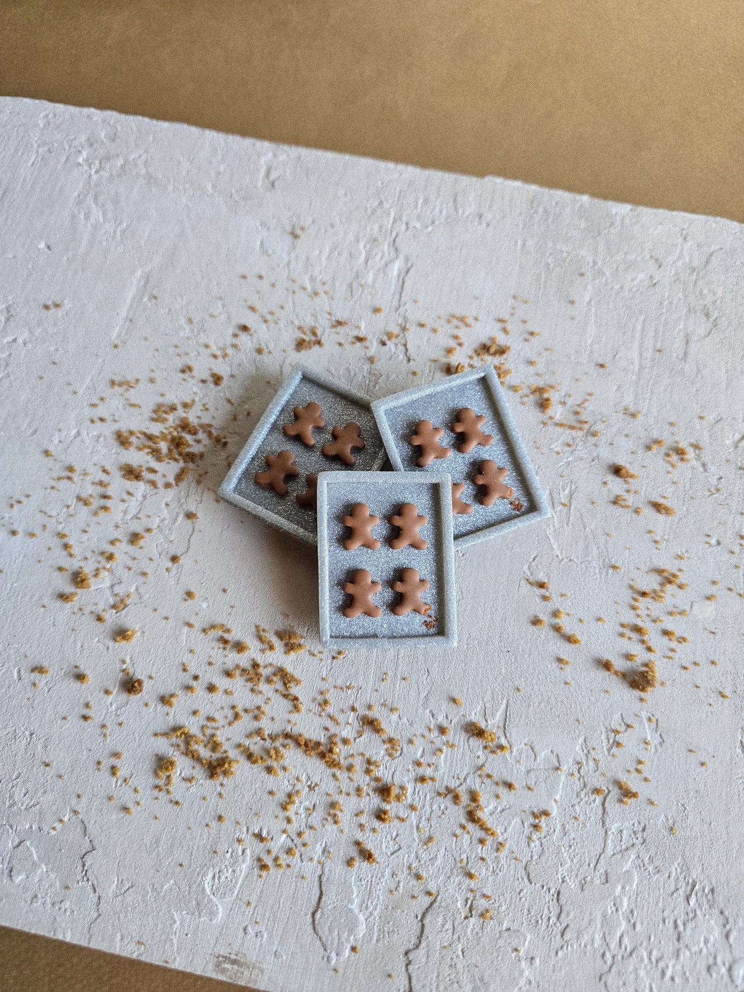 gingerbread baking sheet magnet
